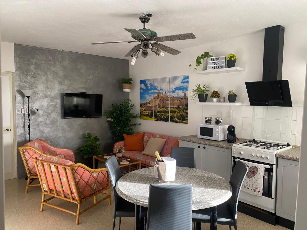 St Paul'S Bay Central Apartment In Qawra St. Paul's Bay Bagian luar foto