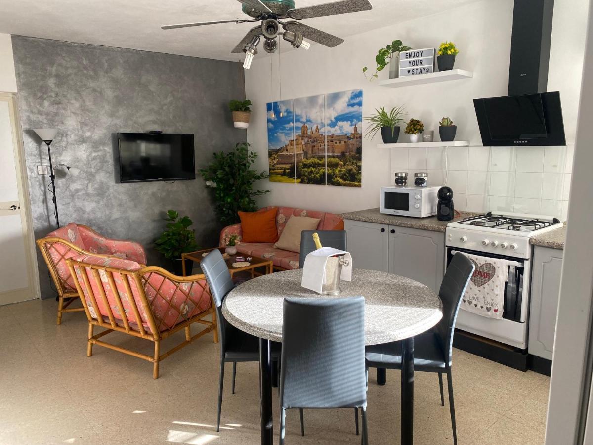 St Paul'S Bay Central Apartment In Qawra St. Paul's Bay Bagian luar foto