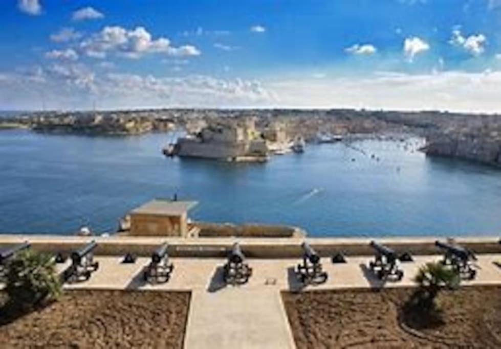 St Paul'S Bay Central Apartment In Qawra St. Paul's Bay Bagian luar foto
