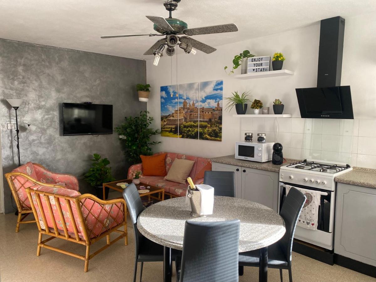 St Paul'S Bay Central Apartment In Qawra St. Paul's Bay Bagian luar foto