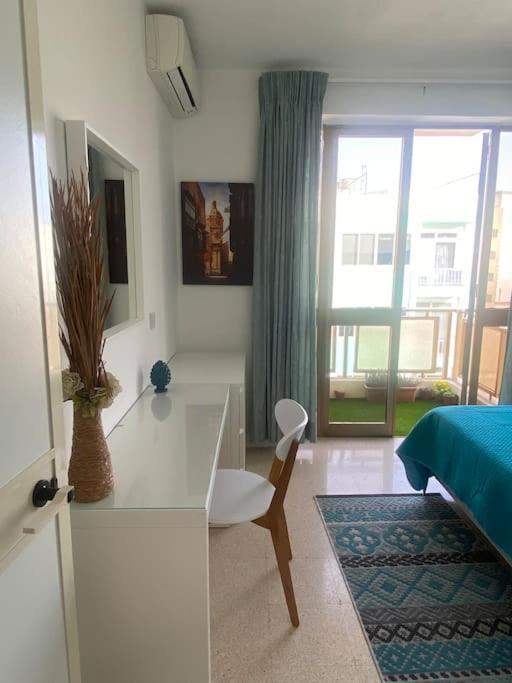 St Paul'S Bay Central Apartment In Qawra St. Paul's Bay Bagian luar foto
